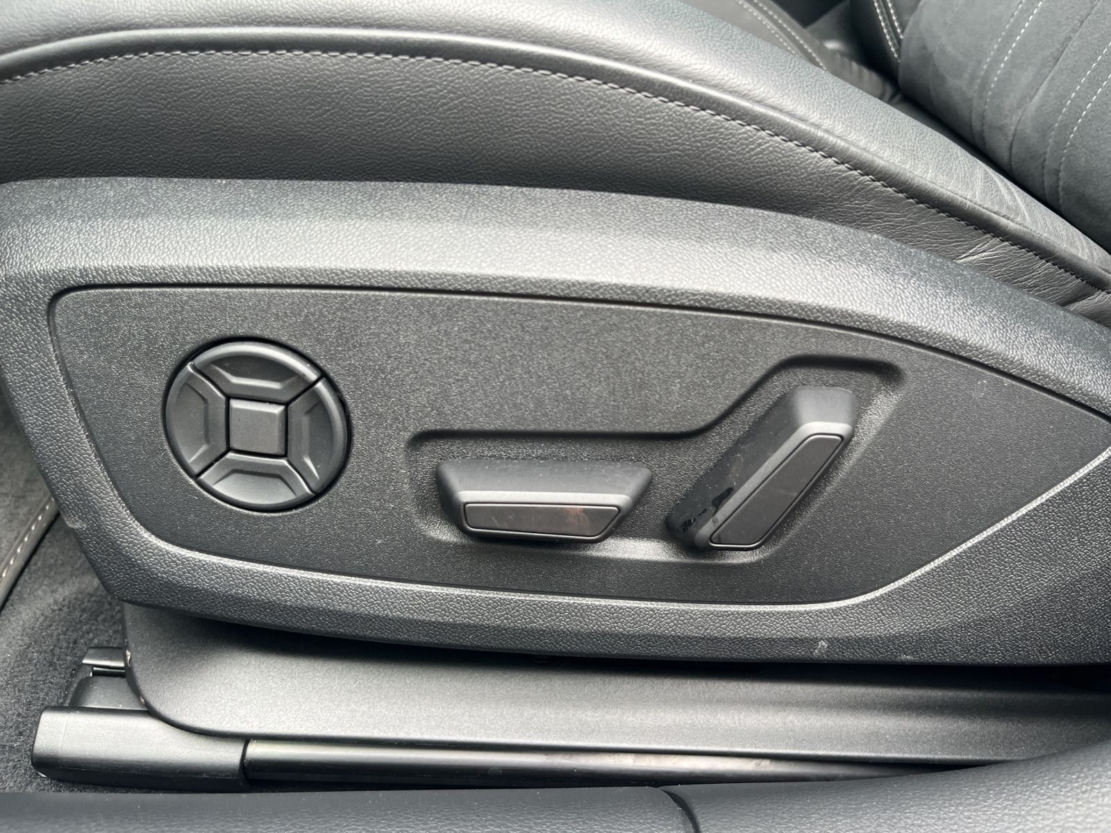 Audi A6 Avant 50 TDI quattro S-LINE - Samsaru's Car Outlet
