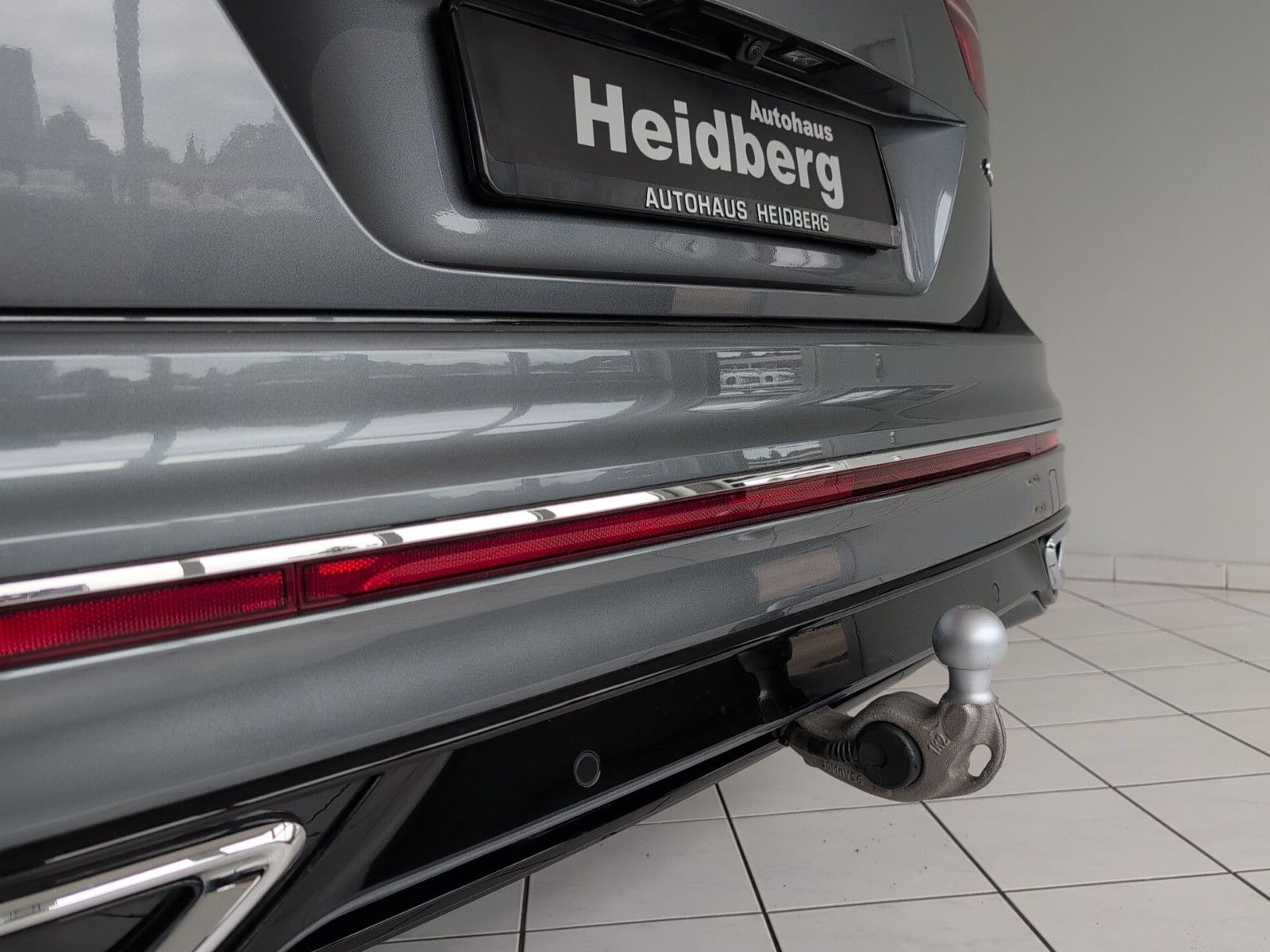 Volkswagen Tiguan Allspace R-LINE AHK-schw LEDER 20" 360°