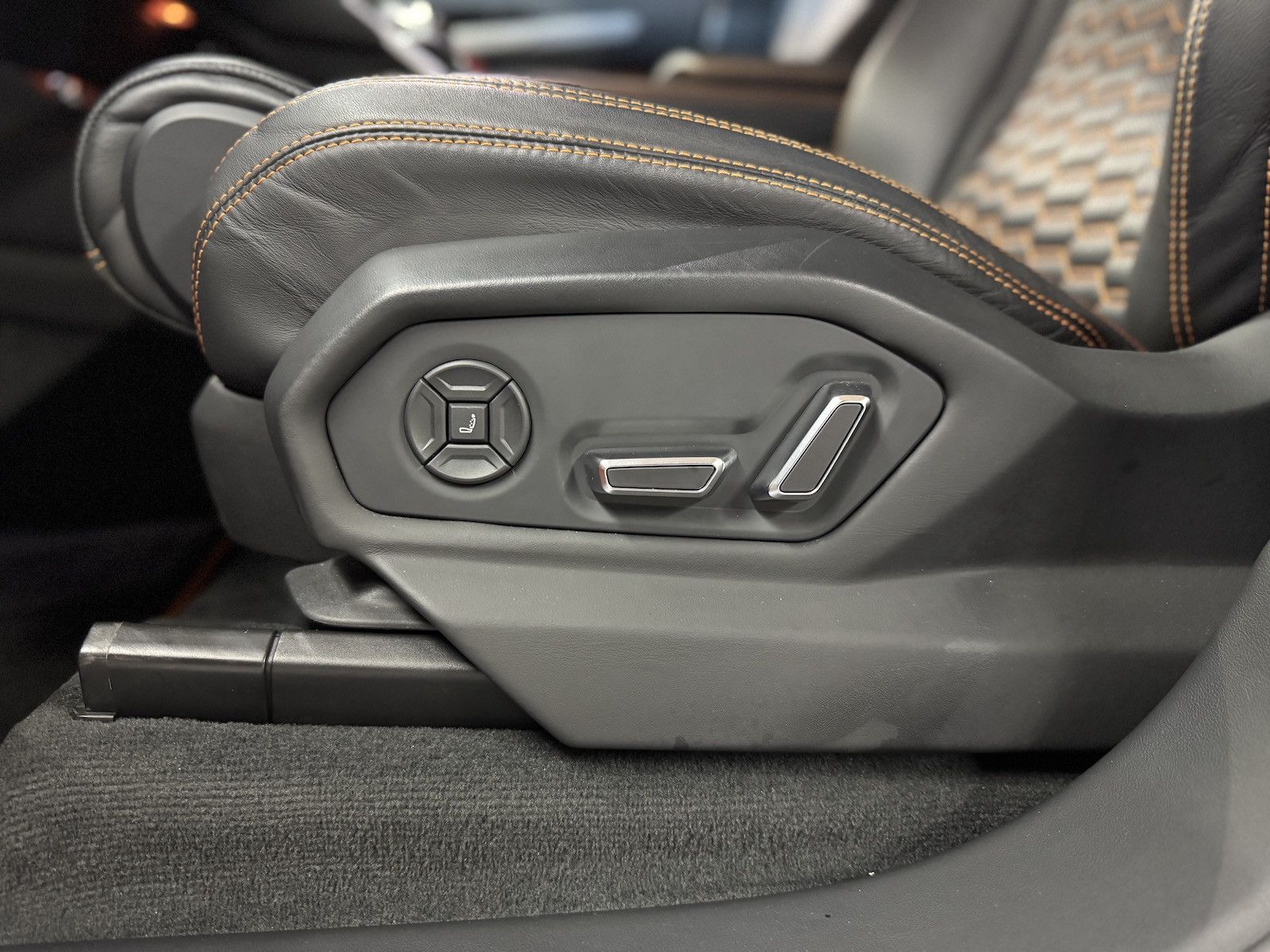 Lamborghini Urus Dt.Auto - Samsaru's Car Outlet