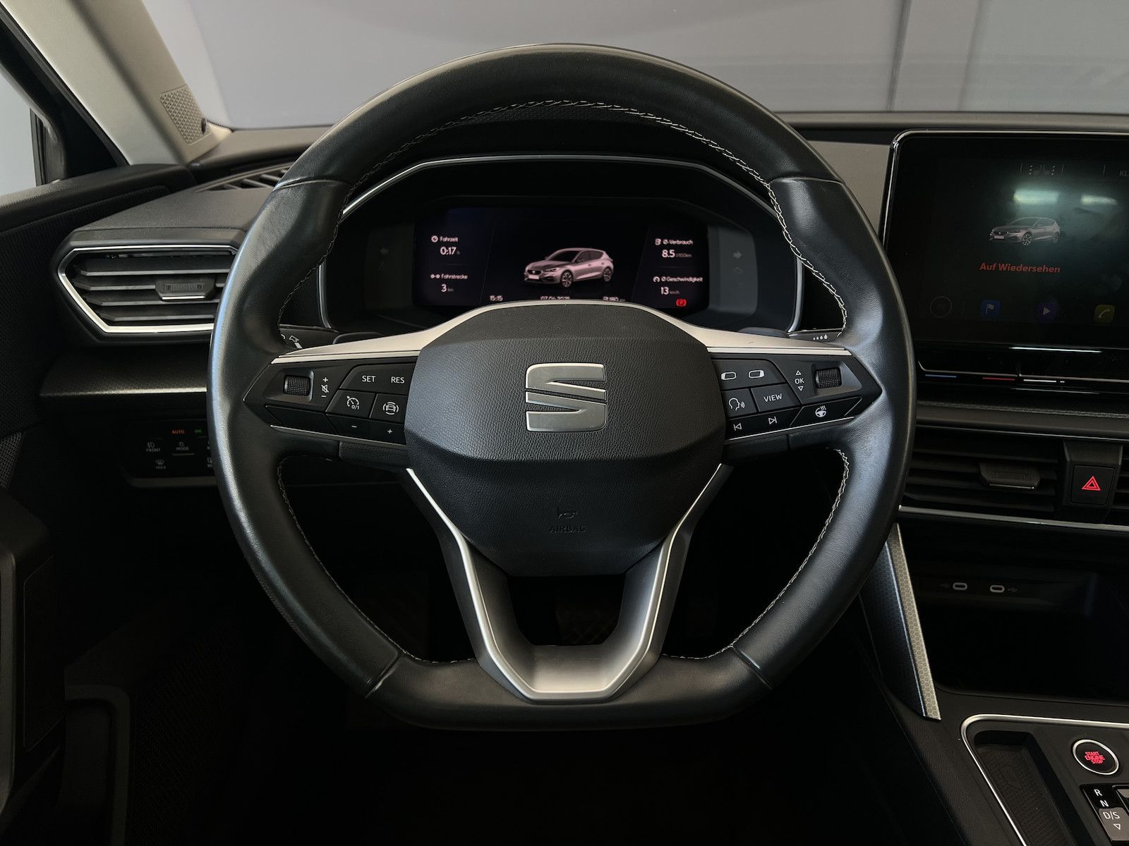 Seat Leon 2.0 TDI Style - Samsaru's Car Outlet