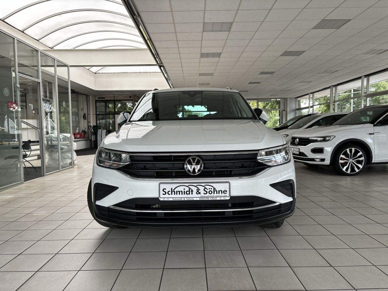 Volkswagen Tiguan 1.5 TSI Life - Samsaru's Car Outlet