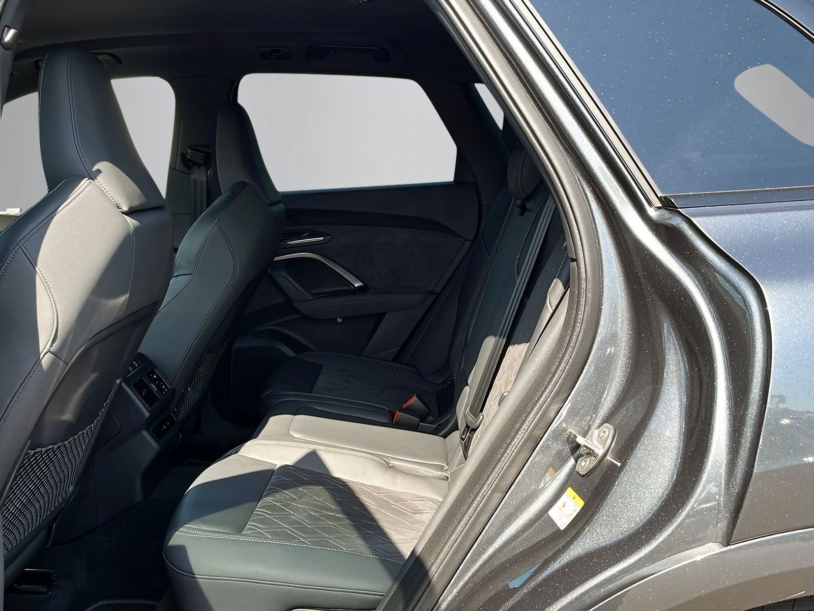 Audi Q5 SUV TDI +S-LINE+AHK+KAMERA+ACC+MATRIX+