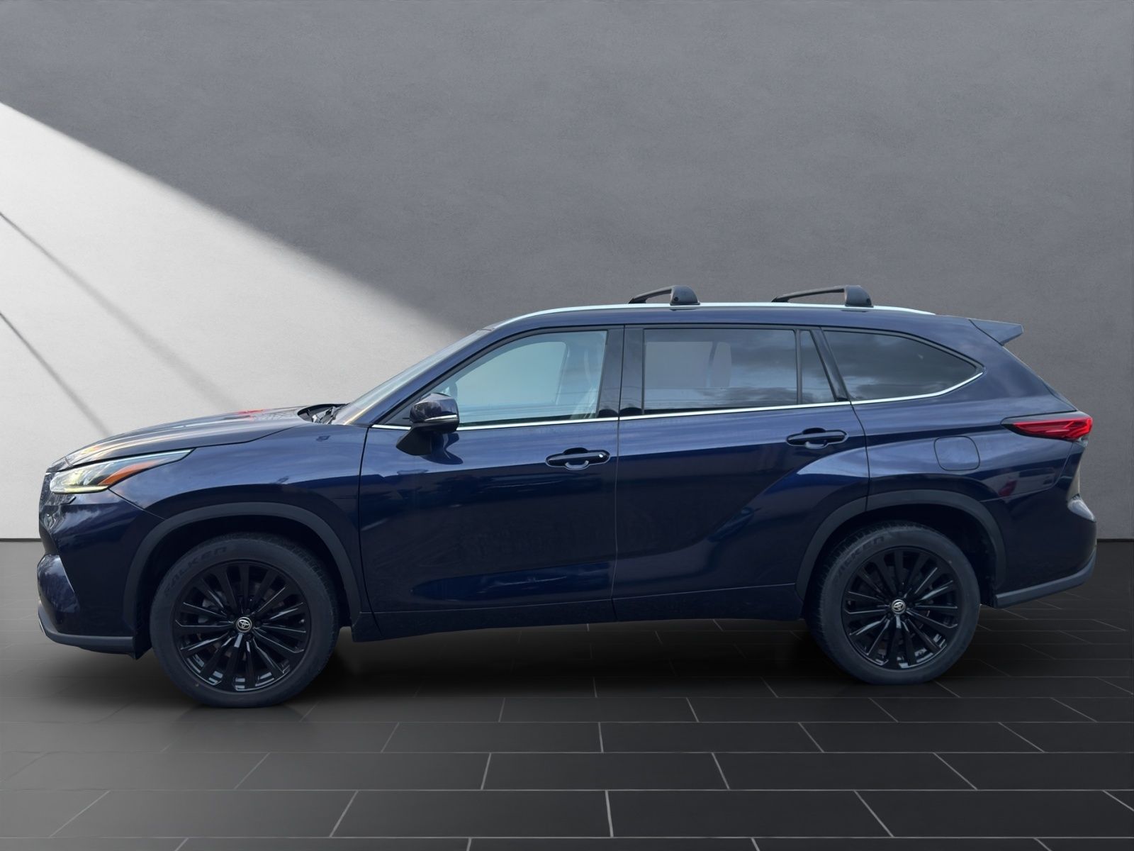 Toyota Highlander Hybrid Luxury 7 SITZER+LEDER+AHK+JBL