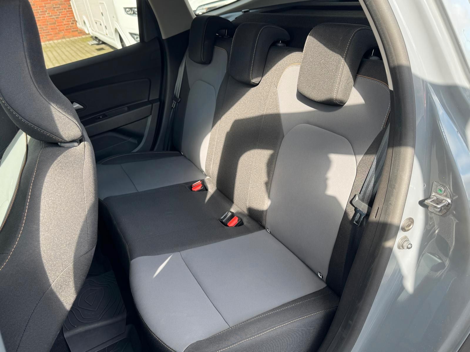 Dacia Duster Extreme TCe 150 EDC - Samsaru's Car Outlet