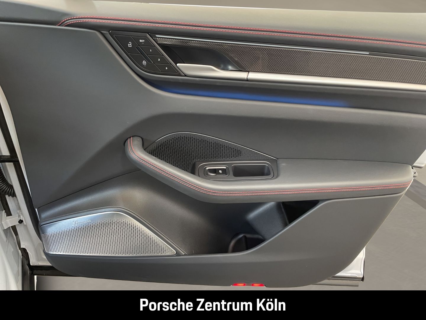 Porsche Macan 4S Burmester InnoDrive HA-Lenkung Head-Up