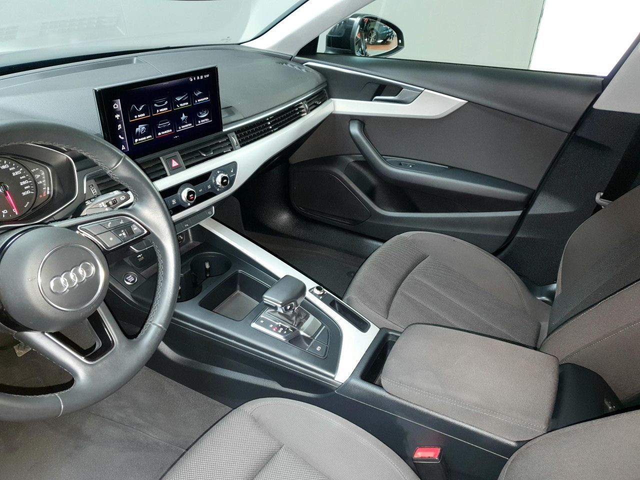 Audi A4 Avant 35TFSI S tronic - Samsaru's Car Outlet