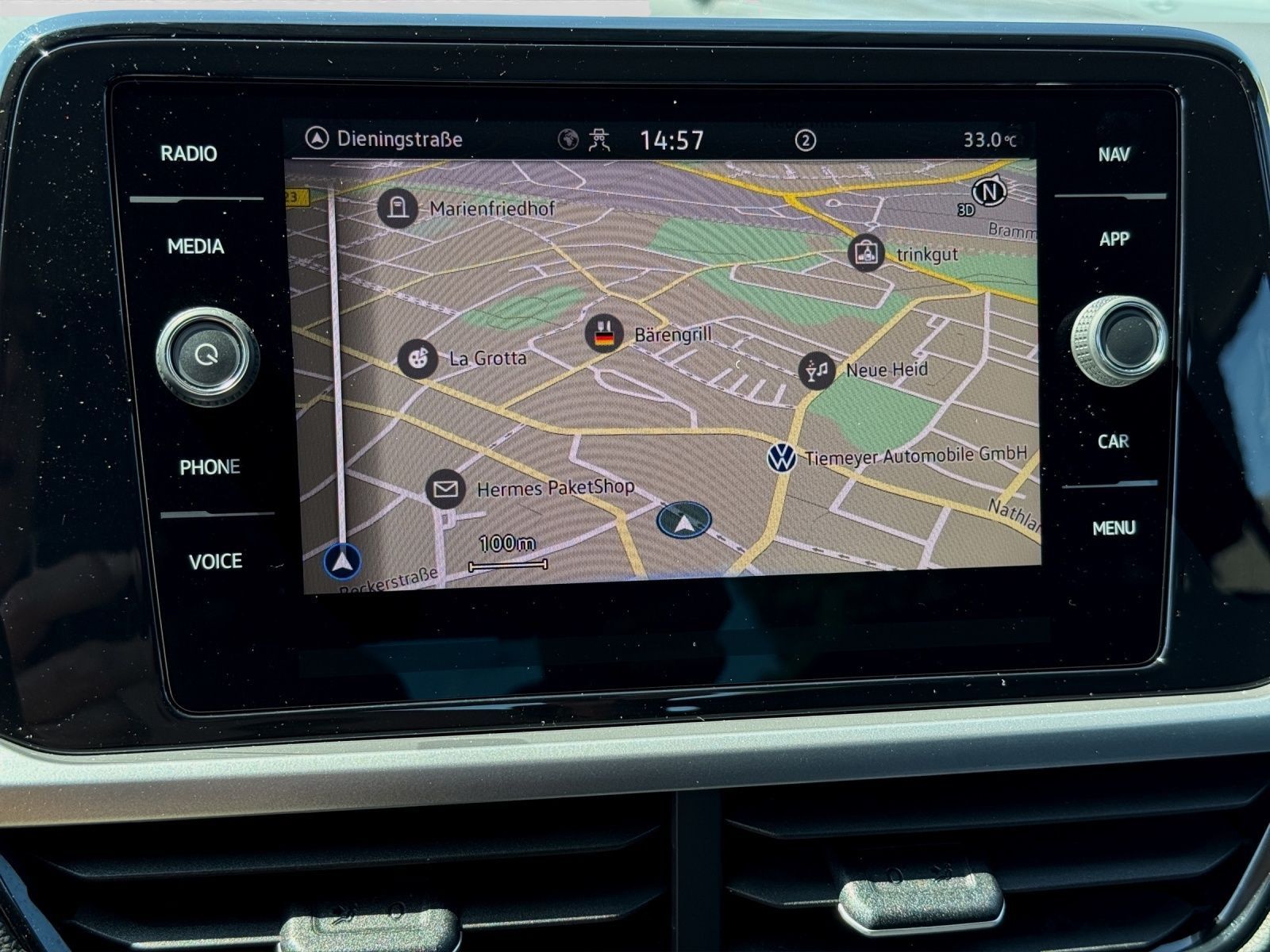 Volkswagen T-Roc 1.5 TSI DSG LIFE - Samsaru's Car Outlet