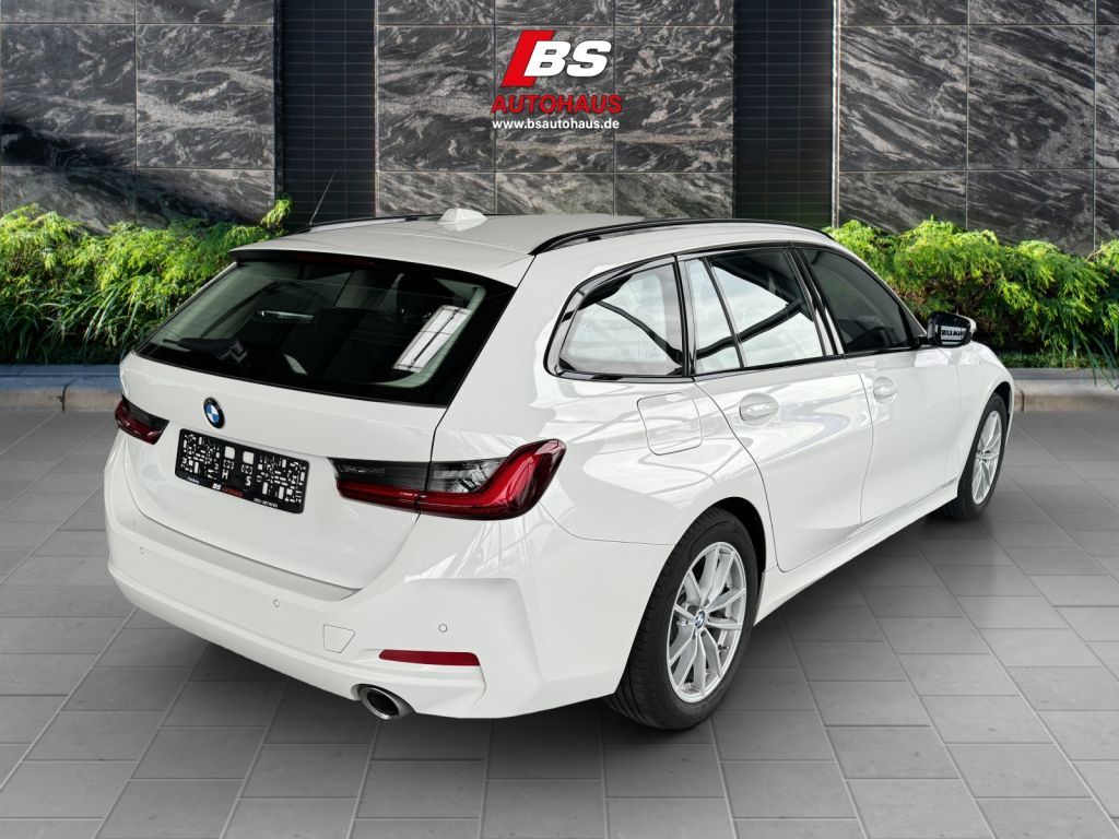 BMW 320i Touring Aut. - Samsaru's Car Outlet