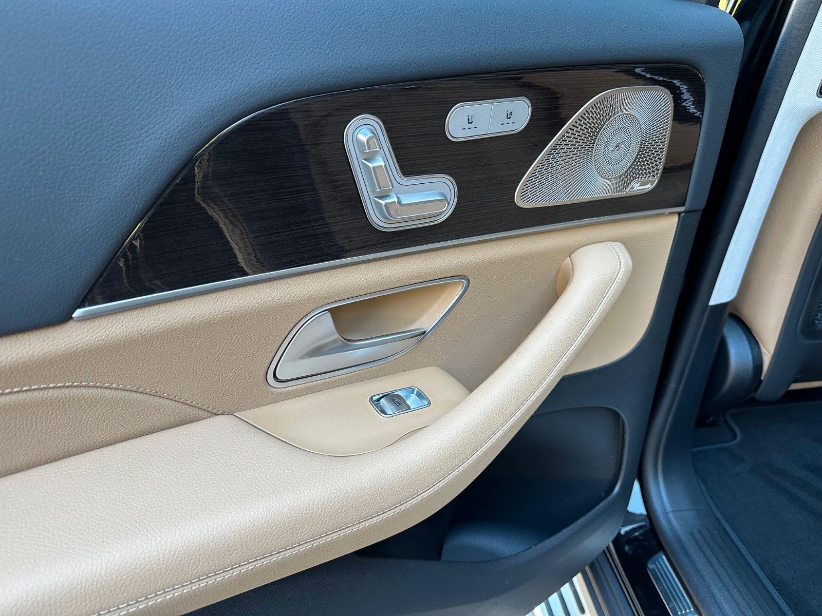 Mercedes-Benz GLS 580 Ultimate - Samsaru's Car Outlet