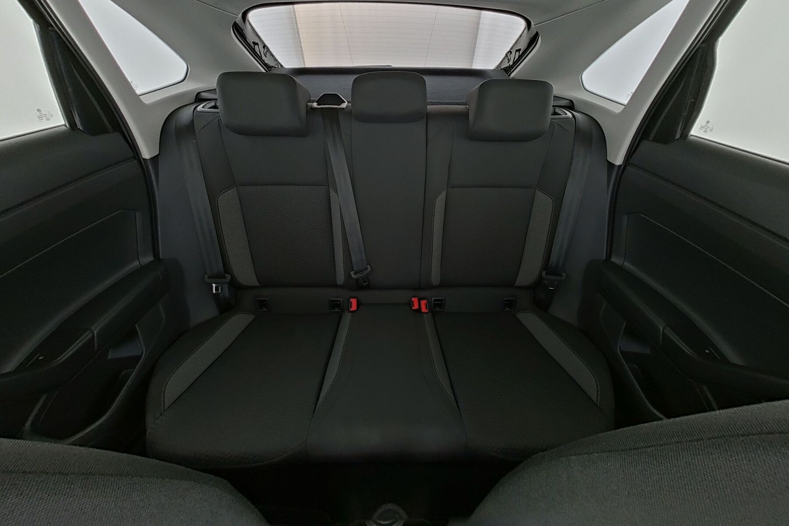 Volkswagen Taigo 1.0 TSI Life - Samsaru's Car Outlet