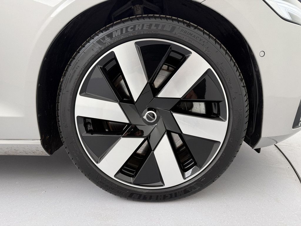 Volvo V60 T8 Ultra Dark Recharge Plug-In Hybrid AWD