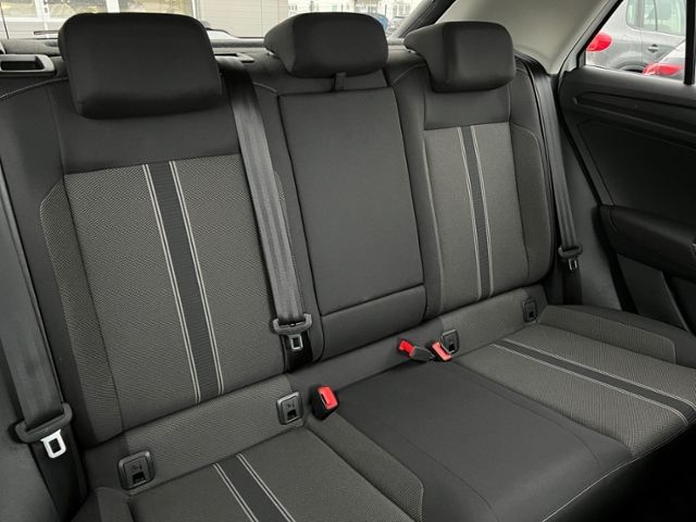 Volkswagen T-Roc Style 1.5l TSI - Samsaru's Car Outlet