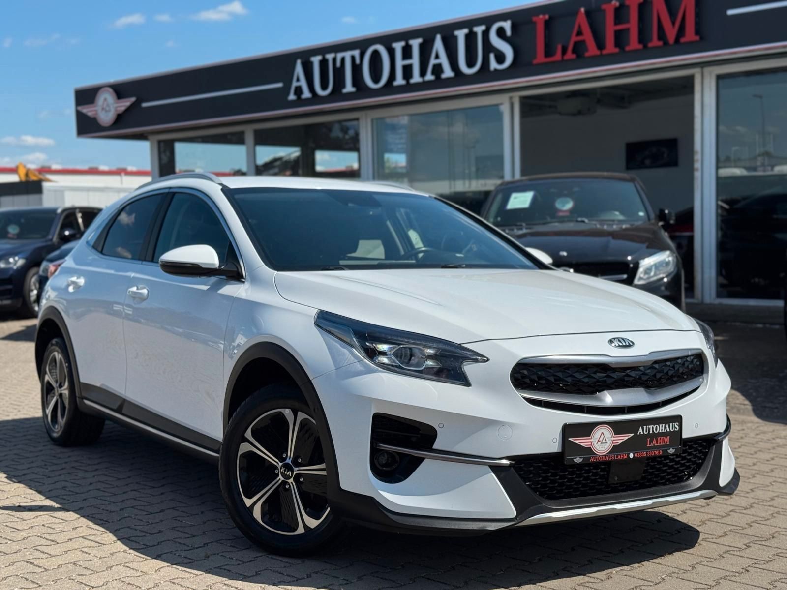 Kia XCeed 1.6 DCT Plug-in-Hybrid Platinum Edition - Samsaru's Car Outlet