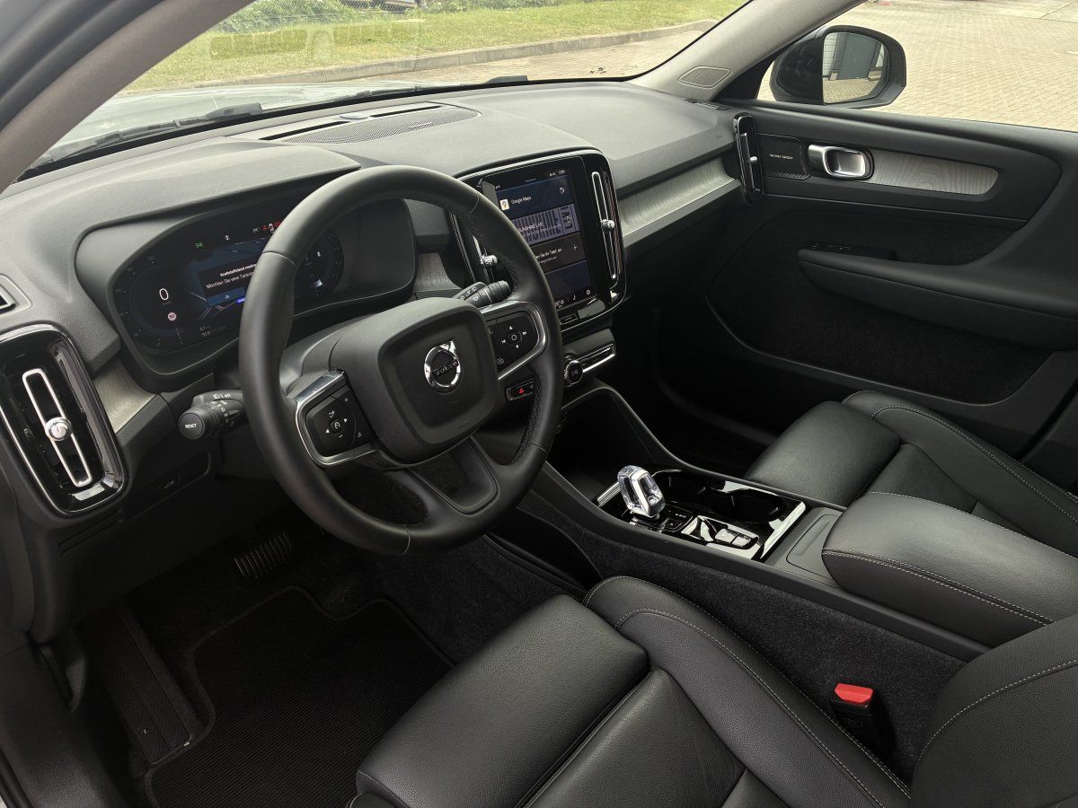 Volvo XC40 B3 Plus Dark 8-Fach Aktionspreis