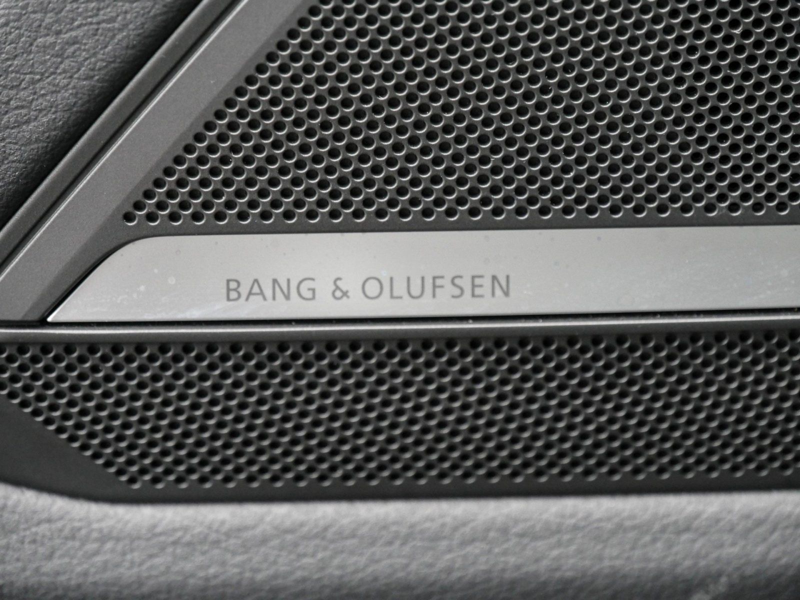 Audi A6 Avant 55 TFSI e Sport S-Line - Samsaru's Car Outlet