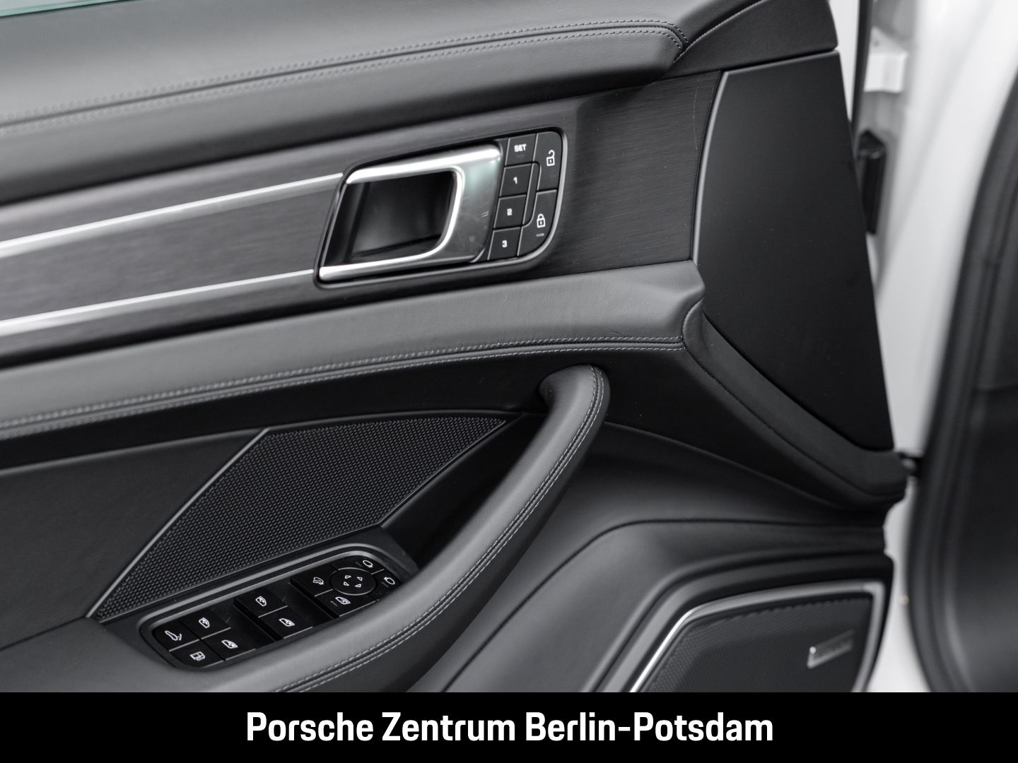 Porsche Panamera 4 E-Hybrid Sport Turismo Platinum Editi
