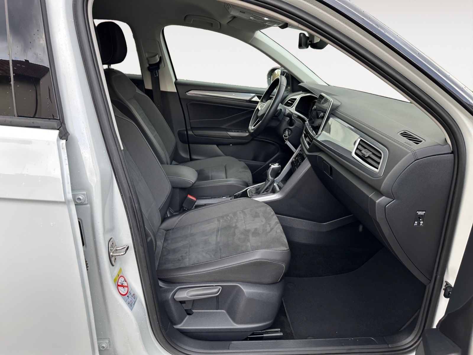Volkswagen T-Roc 2.0 - Samsaru's Car Outlet