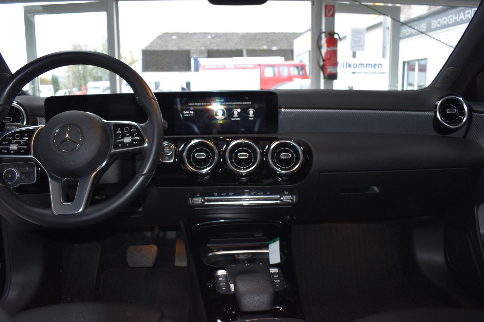 Mercedes-Benz A 180 - Samsaru's Car Outlet