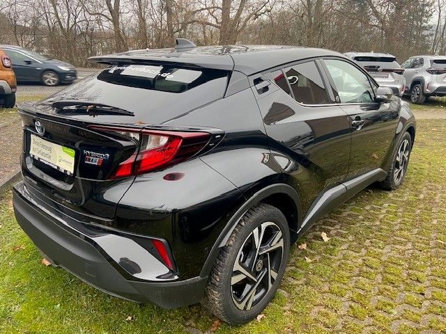 Toyota C-HR Hybrid - Samsaru's Car Outlet
