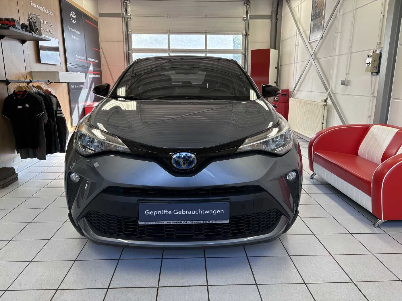 Toyota C-HR Hybrid - Samsaru's Car Outlet