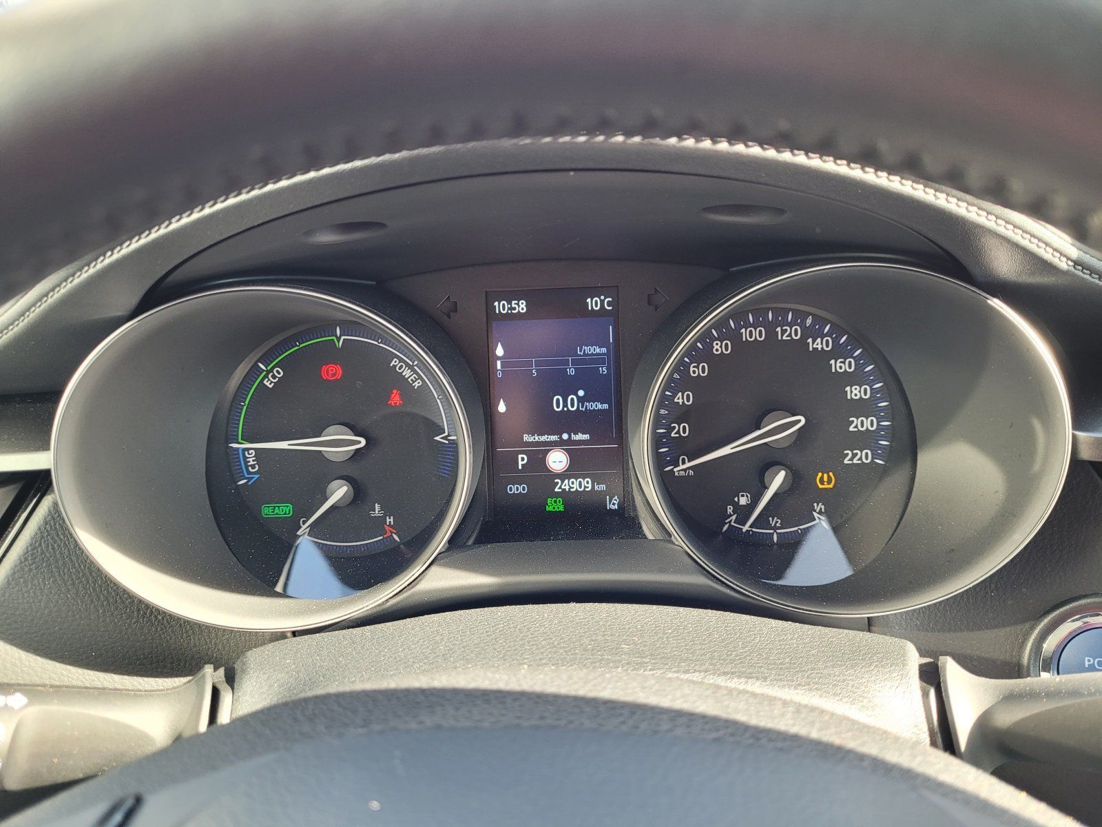 Toyota C-HR Hybrid Team D - Samsaru's Car Outlet