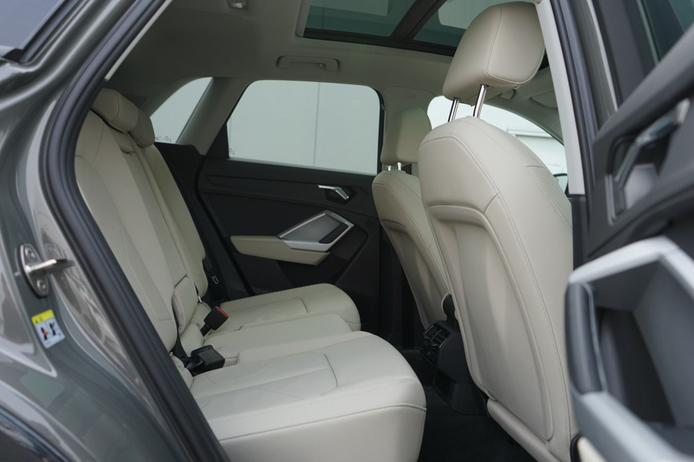 Audi Q3 45 TFSI quattro advanced - Samsaru's Car Outlet