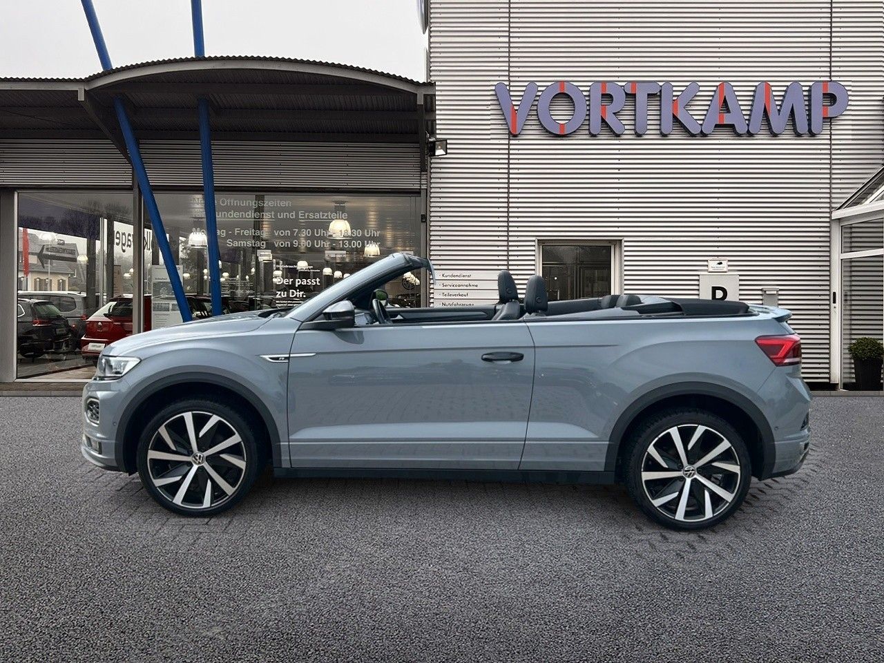 Volkswagen T-Roc R-Line Edition Plus - Samsaru's Car Outlet