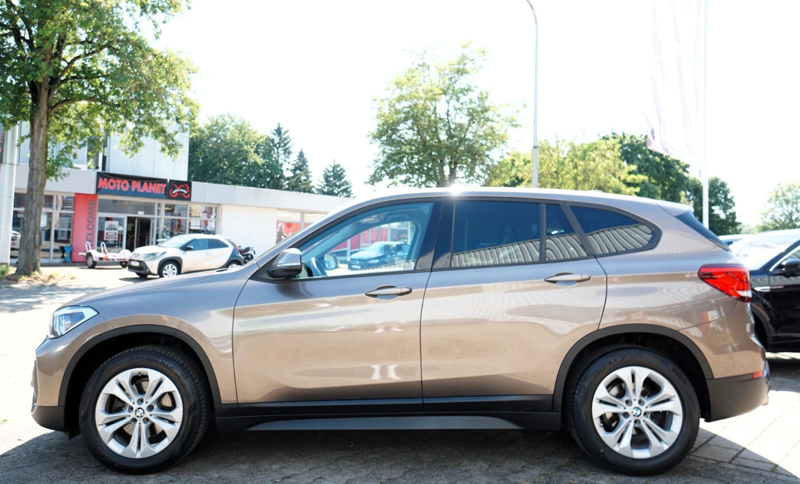 BMW X1 xDrive 18 d Advantage - Samsaru's Car Outlet