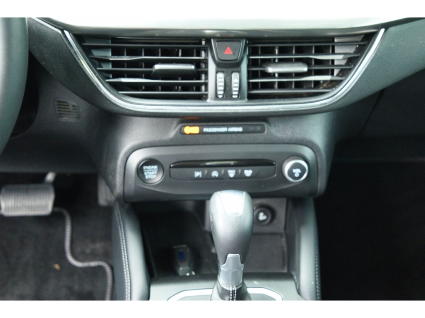 Ford Focus Turnier Titanium X Navi LED ACC Apple CP