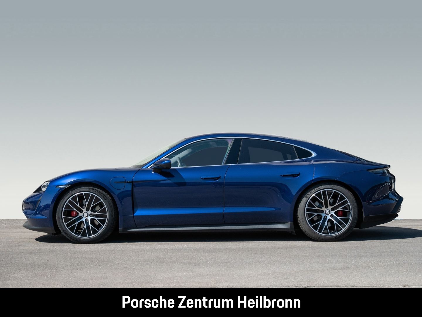 Porsche Taycan 4S Enzianblau Panoramadach Luftfederung