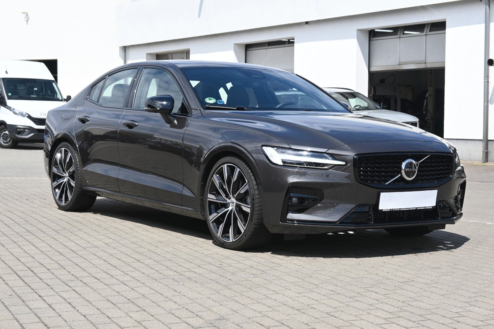 Volvo S60 B4 Benzin Plus Dark*PANO*STHZG*360°*H&K*