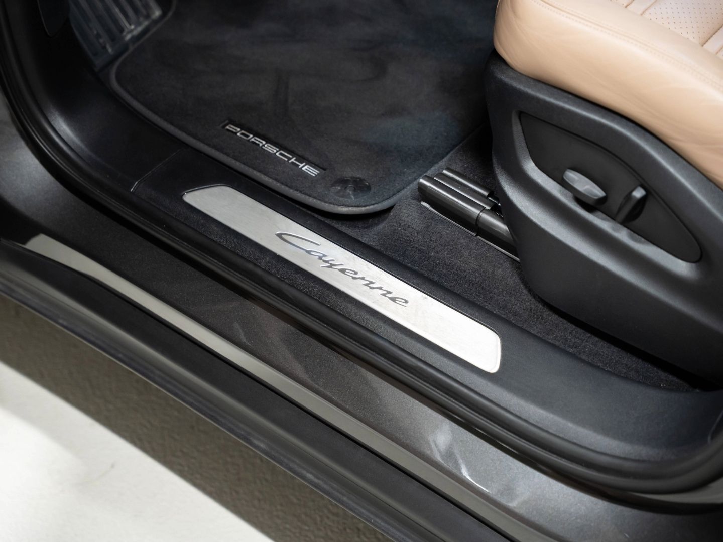 Porsche Cayenne E-Hybrid Coupe BOSE PASM Surround View