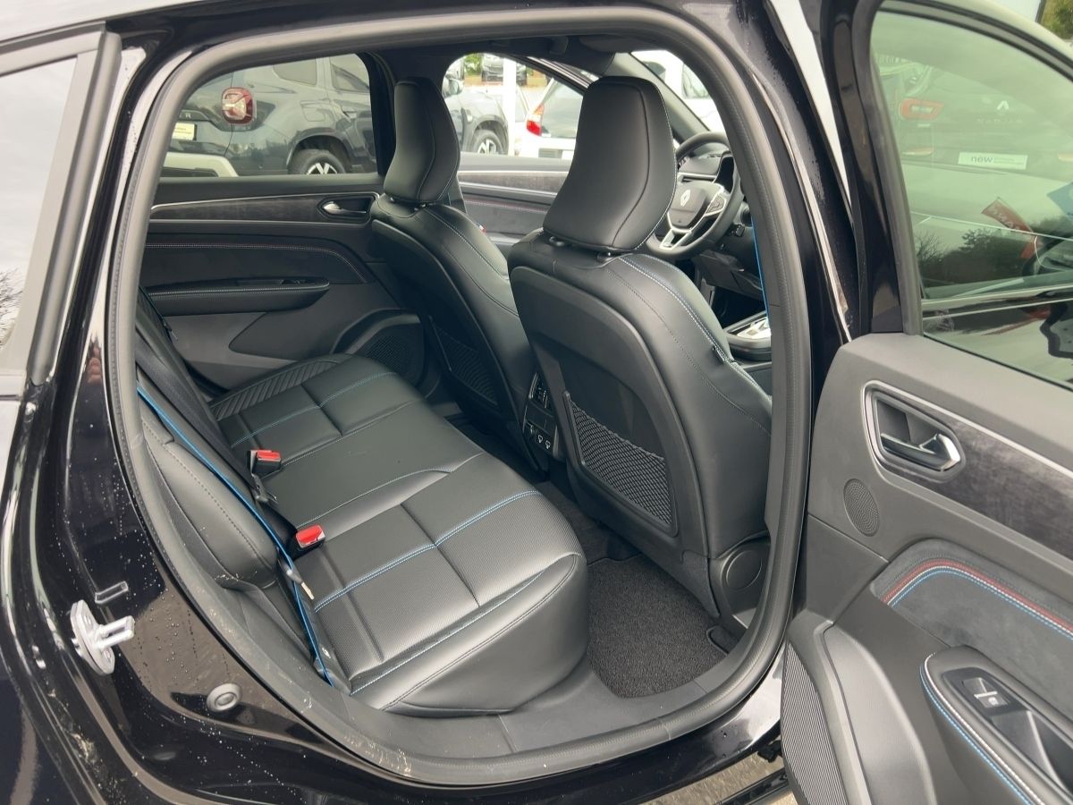 Renault Arkana ESPRIT ALPINE Full Hybrid - Samsaru's Car Outlet