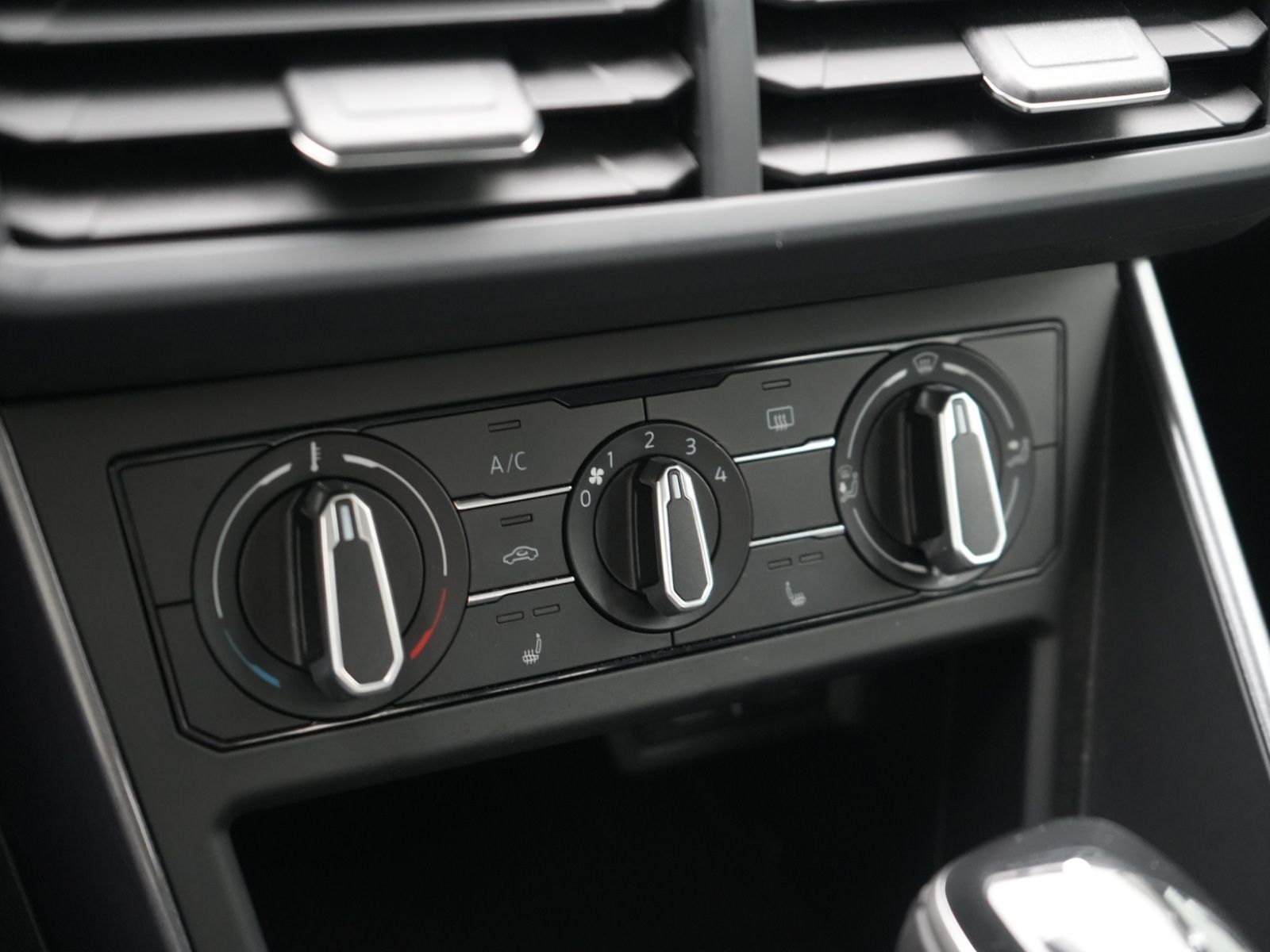 Volkswagen Polo Style DSG - Samsaru's Car Outlet