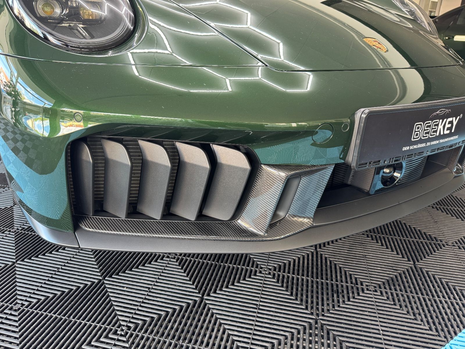 Porsche 992.2 Targa 4 GTS°BURMESTER°CARBON°GREEN/BROWN°
