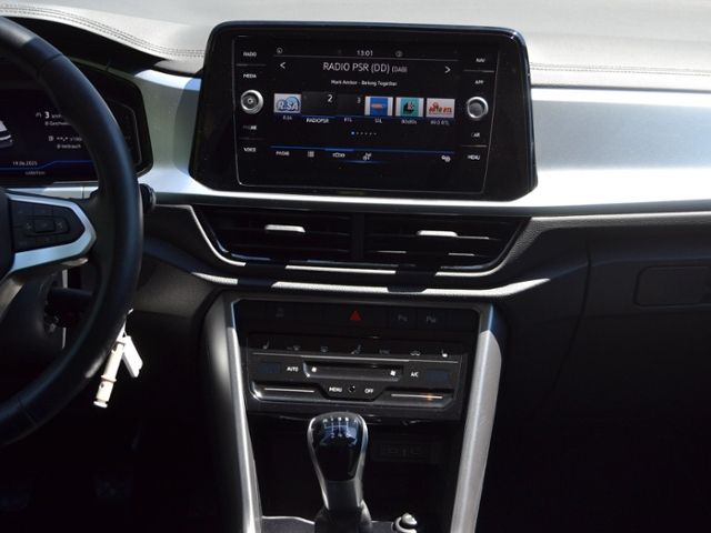 Volkswagen T-Roc 1.0 TSI Life - Samsaru's Car Outlet