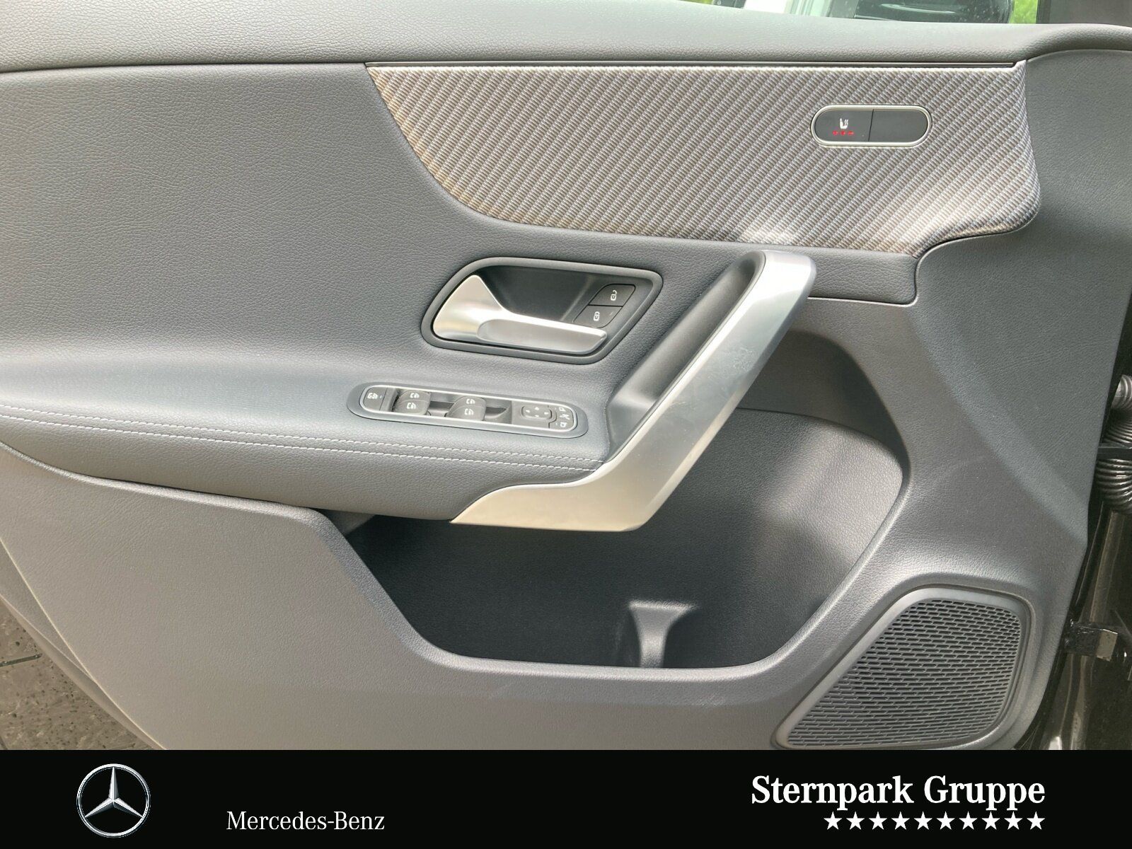 Mercedes-Benz A 200 Progressive Advanced - Samsaru's Car Outlet