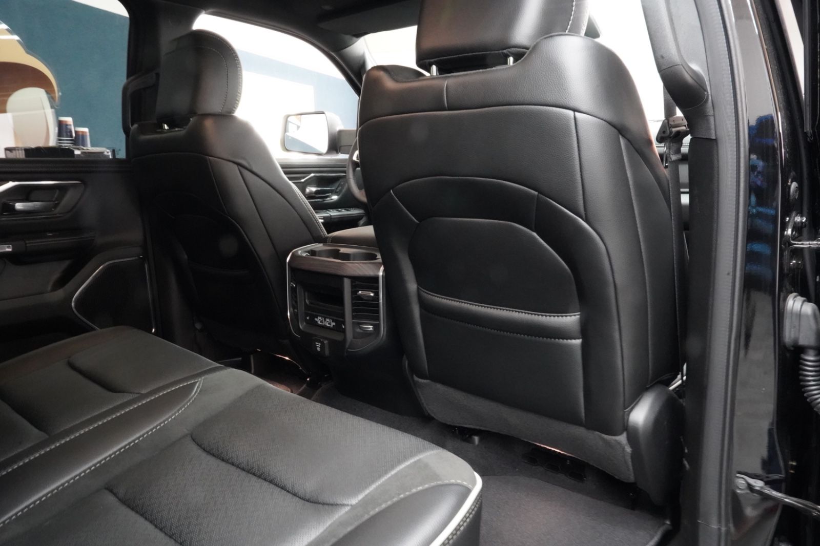 Dodge Sport 3.0 420 PS Black