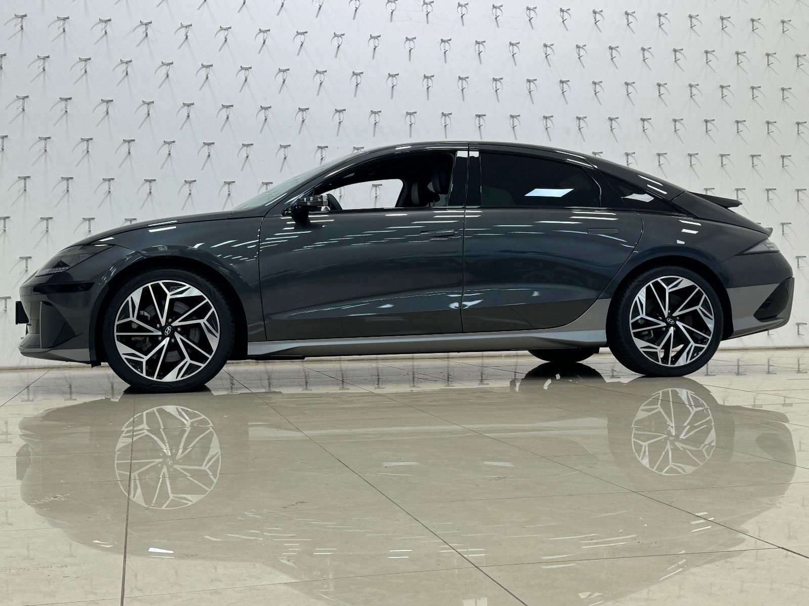Hyundai IONIQ 6 77,4kWh 325ps 4WD Uniq 360°K/BOSE/DIGI