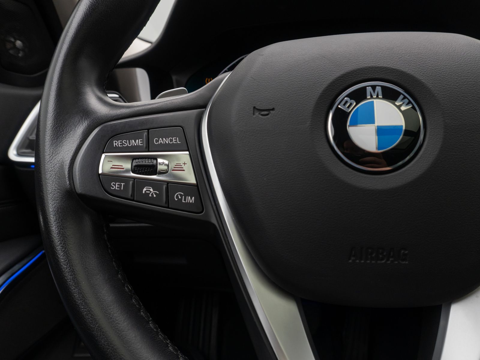 BMW 330i Sport Line - Samsaru's Car Outlet