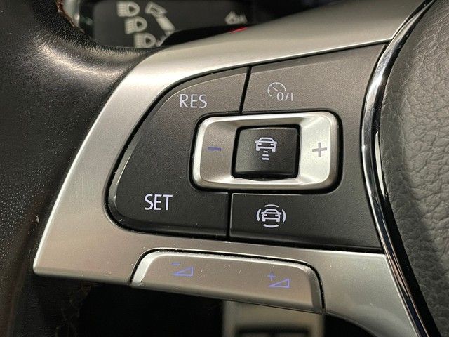 Volkswagen Touareg 3.0 TDI R-Line 4M - Samsaru's Car Outlet