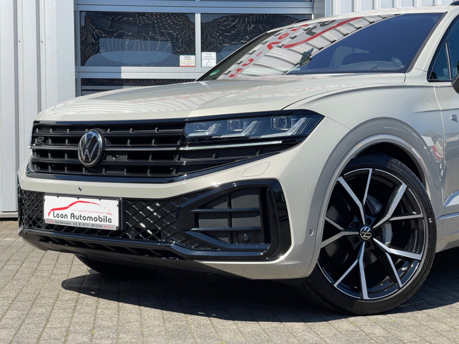 Volkswagen Touareg 3.0TDI R-Line Massage AHK Nachtsicht 360