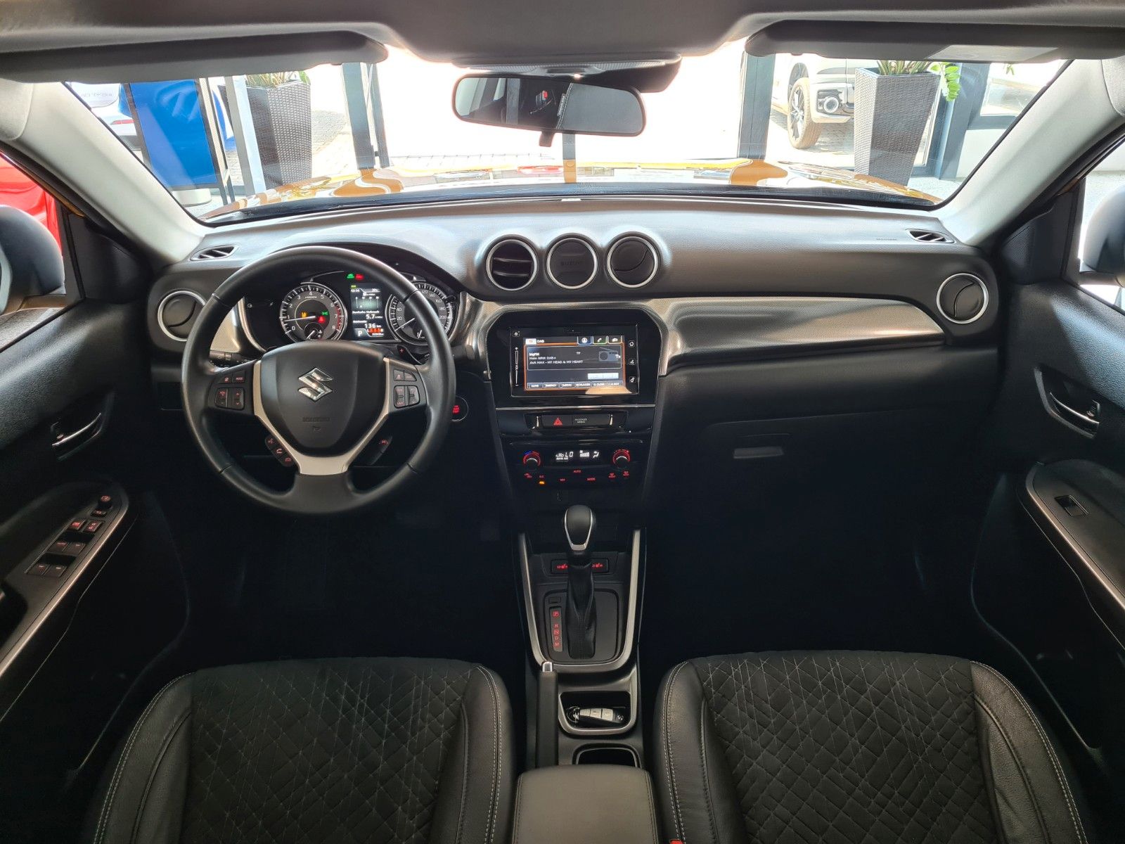 Suzuki Vitara 1.5 Hybrid Comfort+ 4x2 - Samsaru's Car Outlet