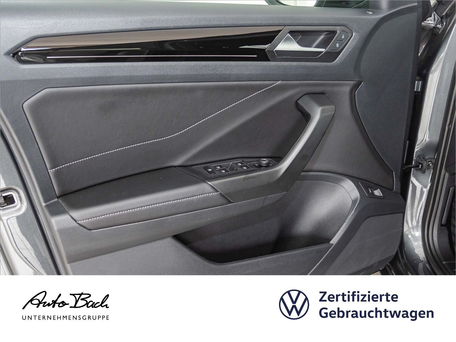 Volkswagen T-Roc 1.0 TSI Style - Samsaru's Car Outlet