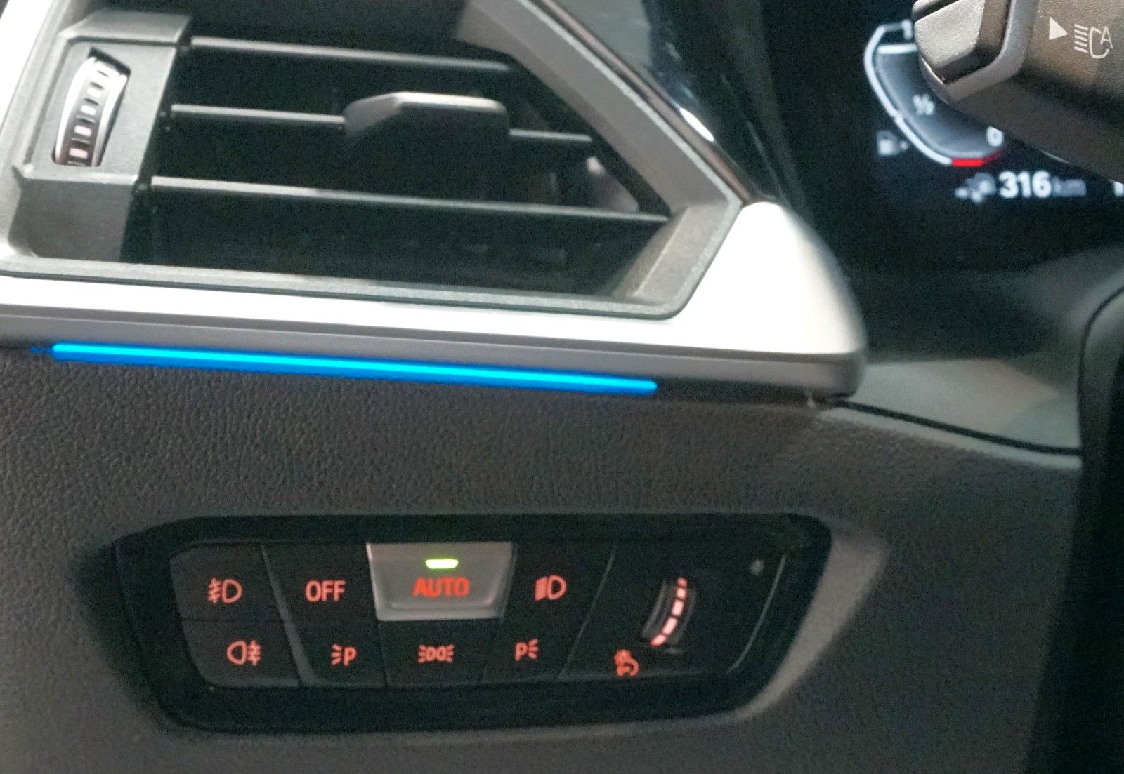 BMW 330 e xDrive M Sport - Samsaru's Car Outlet
