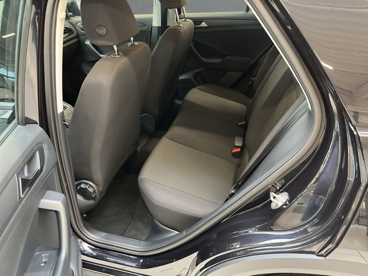 Volkswagen T-Roc 1.0 TSI - Samsaru's Car Outlet