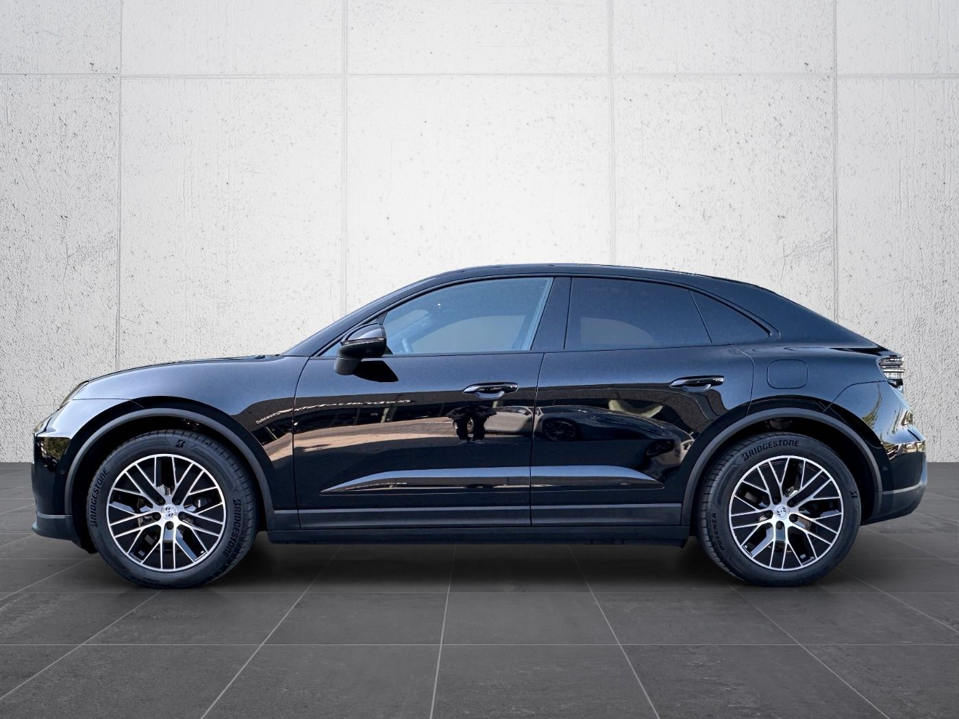 Porsche Macan - Samsaru's Car Outlet