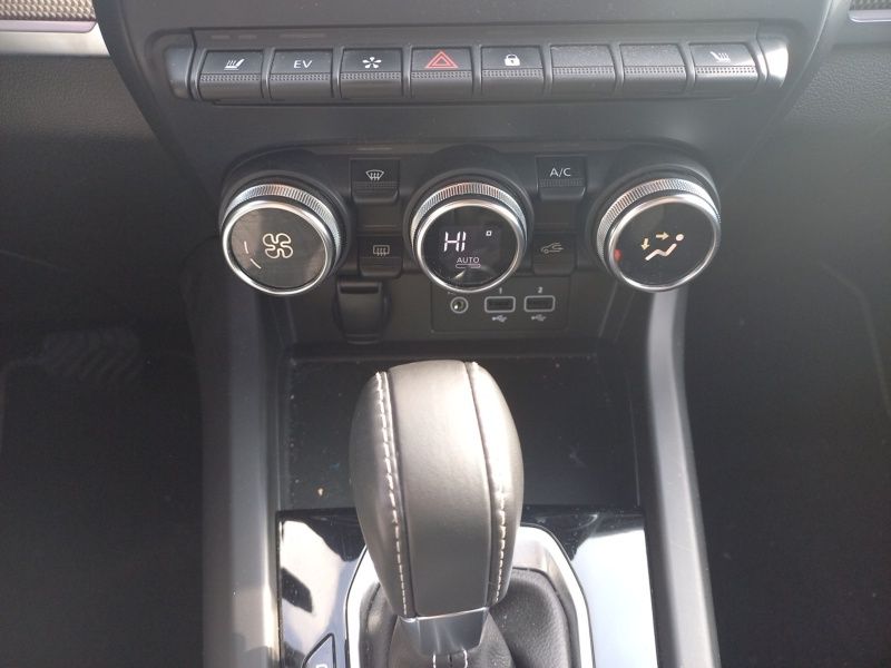 Renault ARKANA INTENS E-TECH 145 - Samsaru's Car Outlet