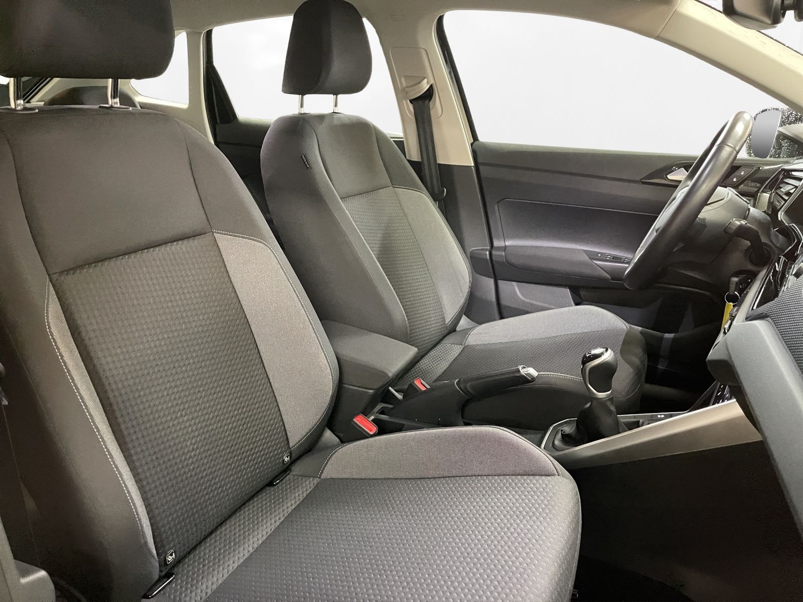 Volkswagen Taigo 1.0 TSI Life - Samsaru's Car Outlet