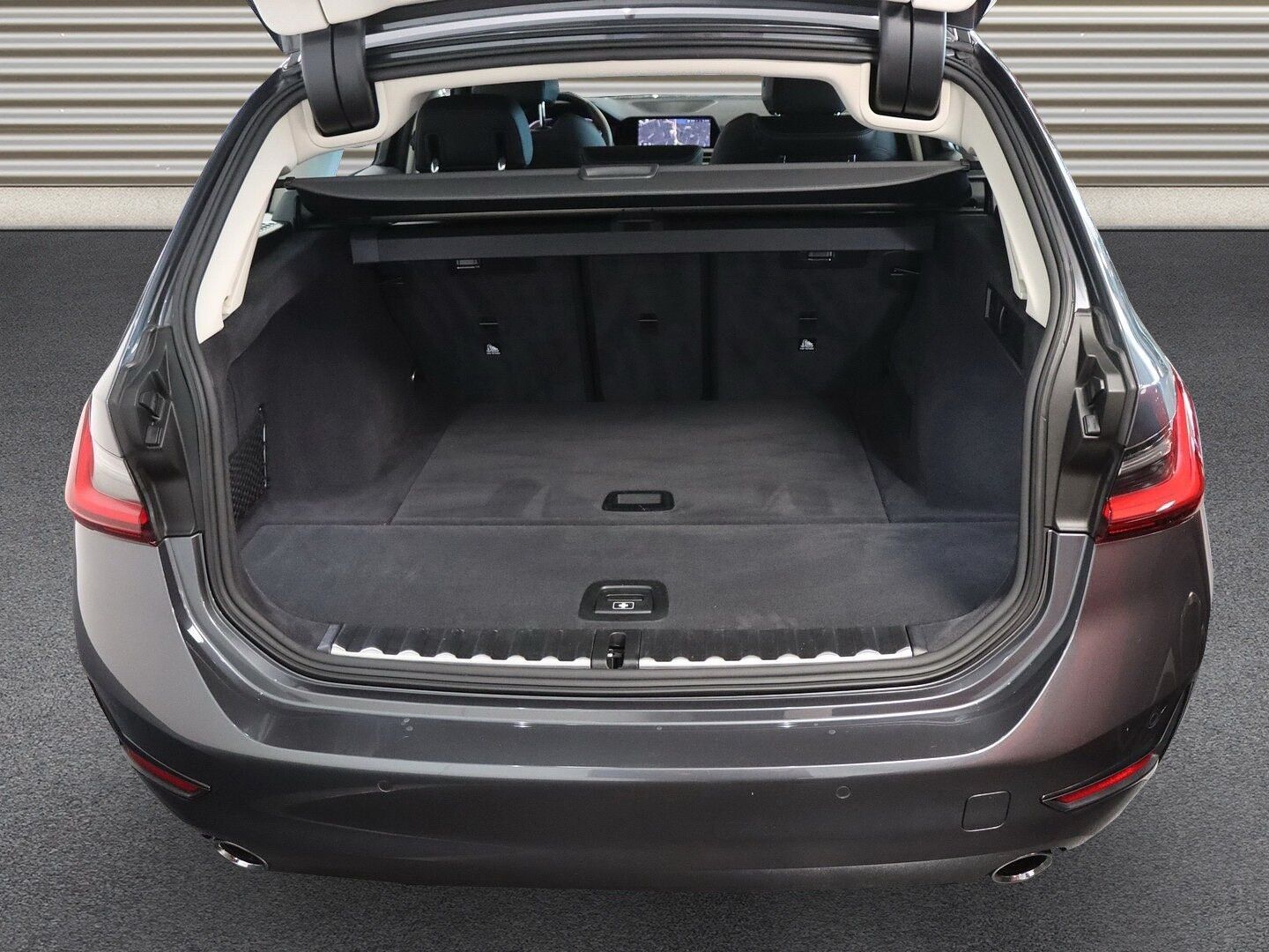 BMW 320d A - Samsaru's Car Outlet